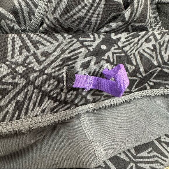 Athleta  Bare to Run Cairo Cropped Leggings Capri - Picture 7 of 8